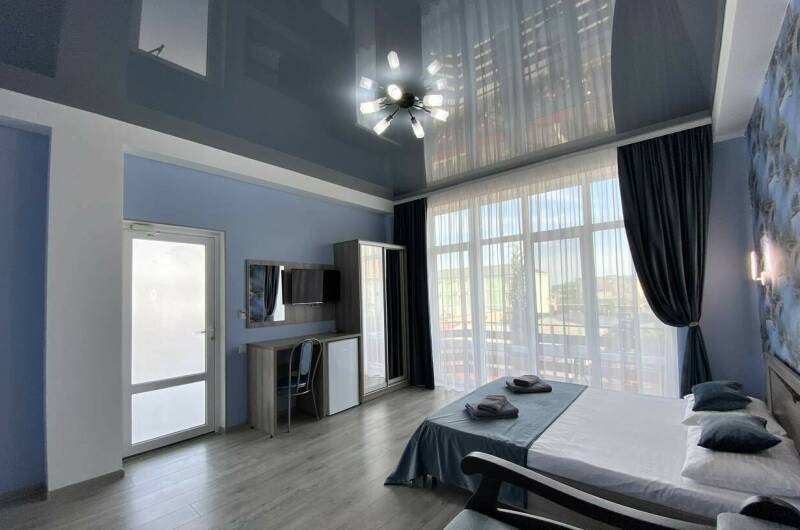 Номер «Комфорт+» с балконом (до 4 человек)