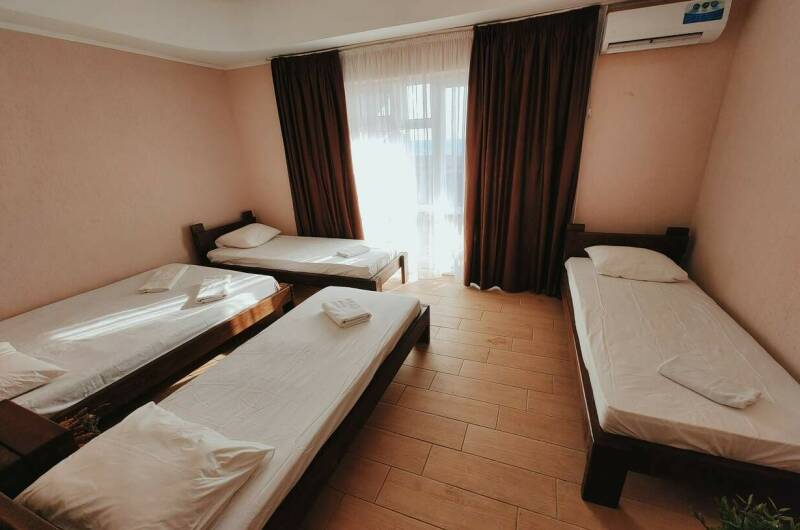 5ти местная студия с мини-кухней и видом на тер-ию