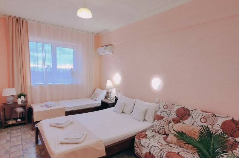 5ти местная студия с мини-кухней и видом на тер-ию