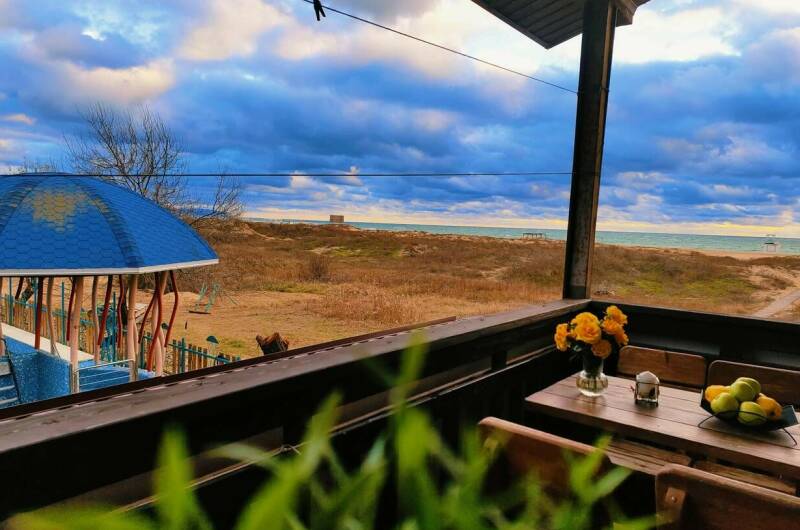 5ти местная студия с мини-кухней и видом на море