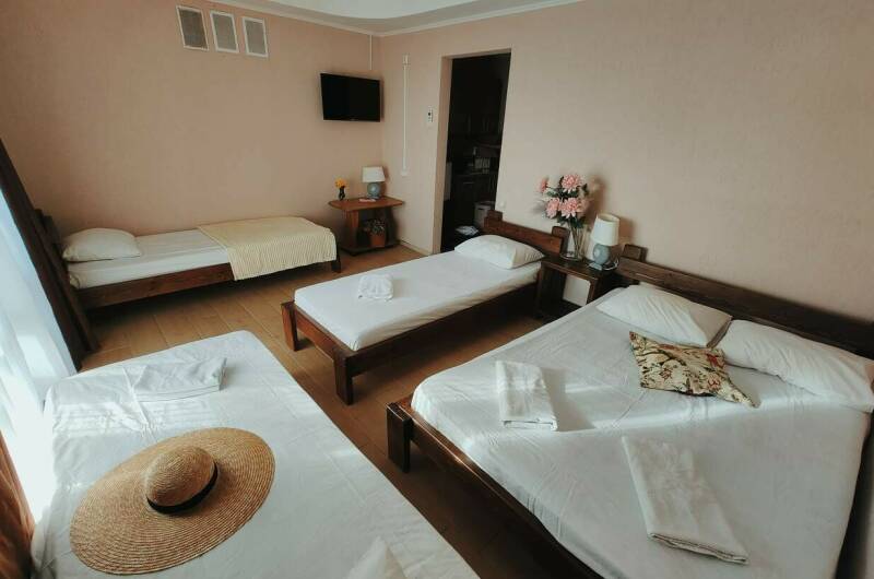 5ти местная студия с мини-кухней и видом на море