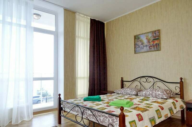 «3х-местный с видом на море»