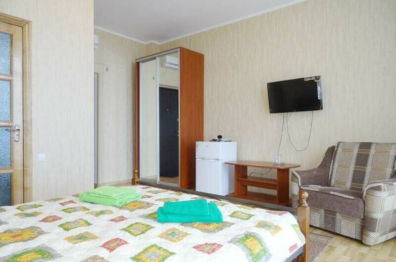 «3х-местный с видом на море»