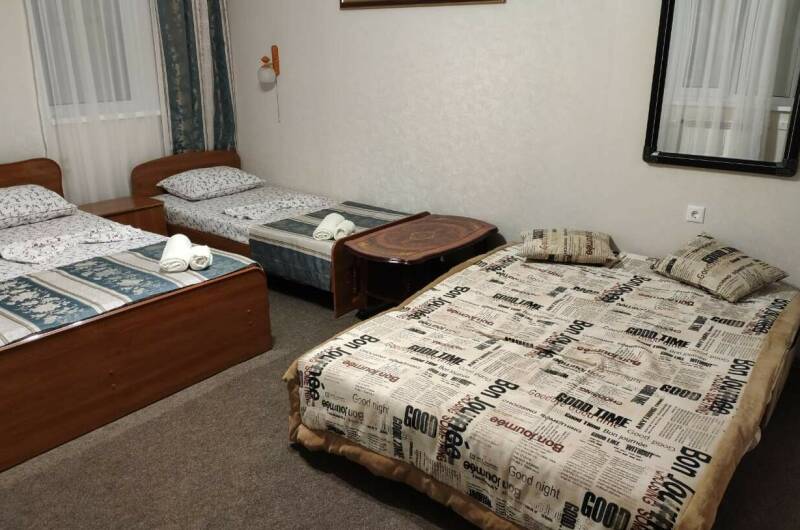 Номер 1-й «Комфорт 4-местный» (1 этаж)