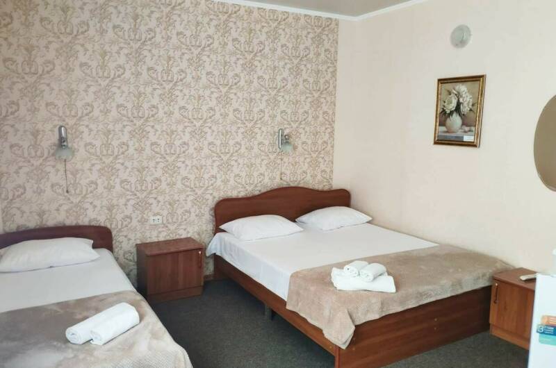 Номер 3-й -«Комфорт 3 местный» (1 этаж)