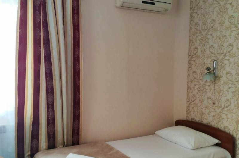 Номер 3-й -«Комфорт 3 местный» (1 этаж)