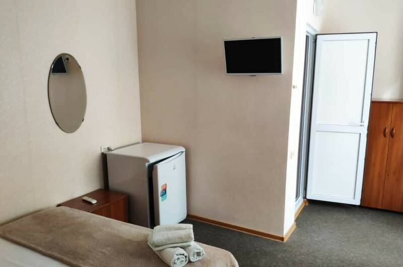 Номер 3-й -«Комфорт 3 местный» (1 этаж)