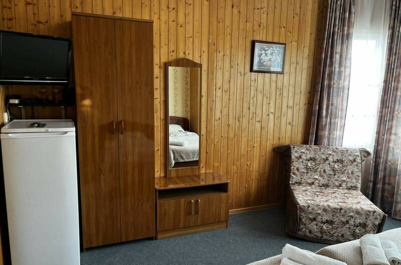 Номер 4-й — «Комфорт 2/3- местный» (2 этаж)