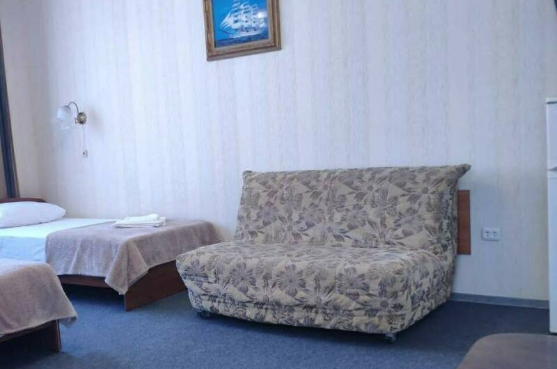 Номер 5-й — «Комфорт 4-местный» (2 этаж)