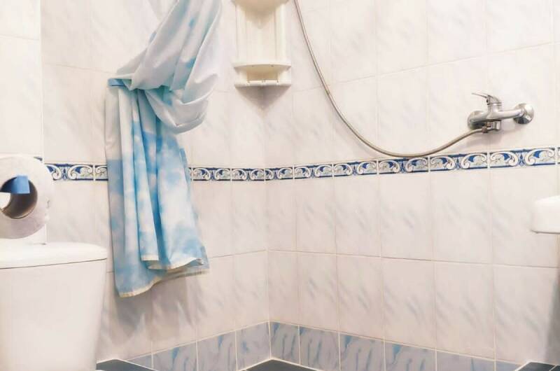 Номер 5-й — «Комфорт 4-местный» (2 этаж)