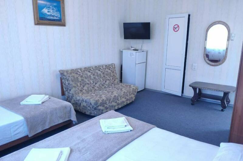 Номер 5-й — «Комфорт 4-местный» (2 этаж)