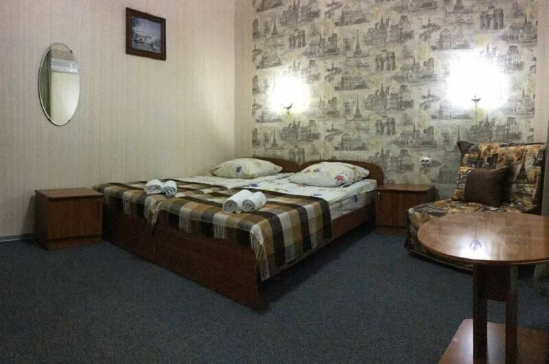 Номер 6-й — «Комфорт 3/2-местный» (2 этаж)