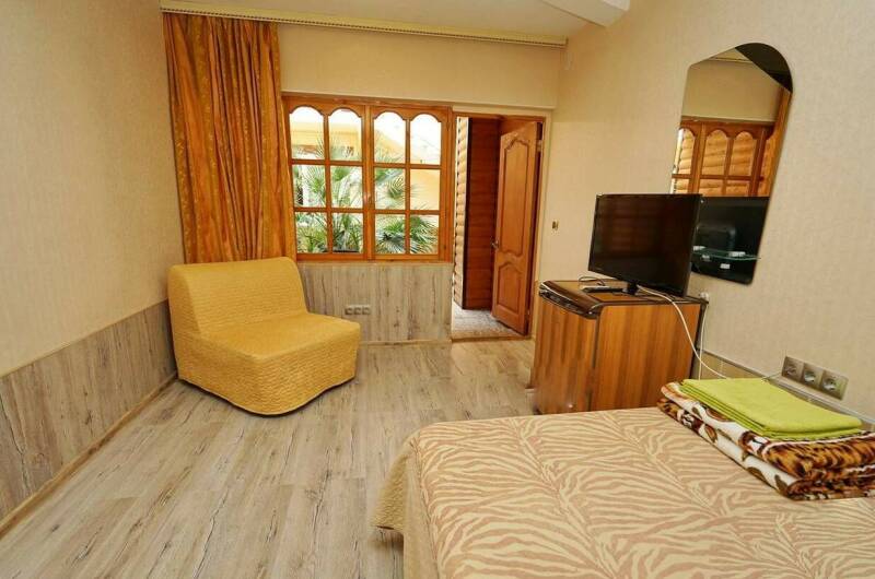 Трёхместный номер с удобствами