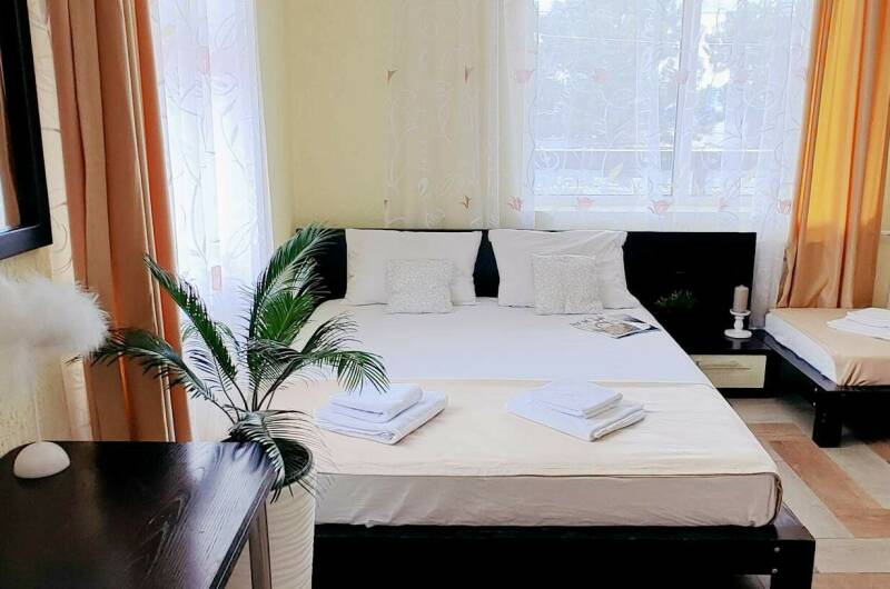 2-х ком. 6-ти мест с кухней и террассой в 40 кв. м