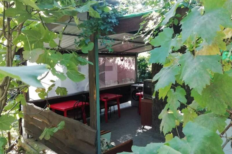 «Экономы» на первом этаже