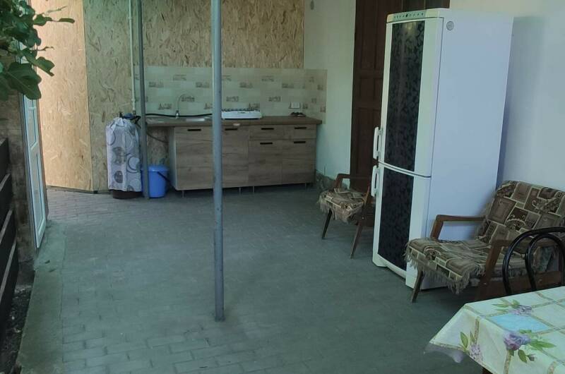 Двухкомнатный с кухней, санузлом, открыто верандой