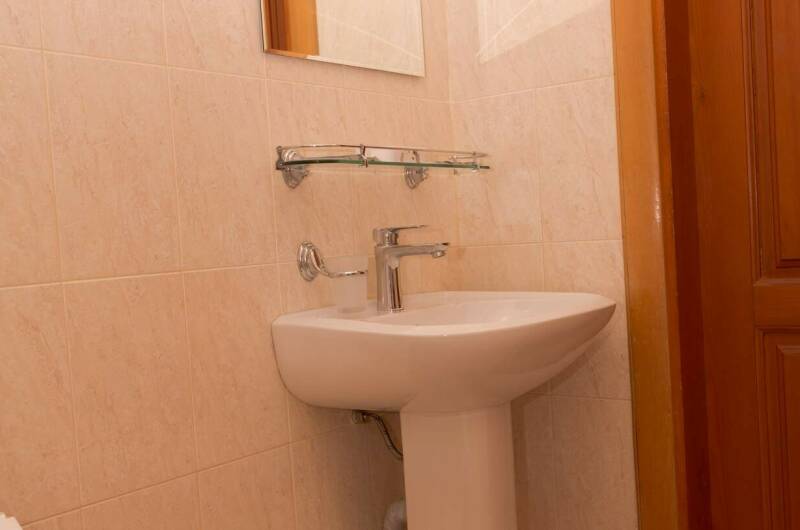 Стандартный трехместный номер с террасой