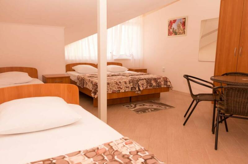 Стандартный четырехместный номер