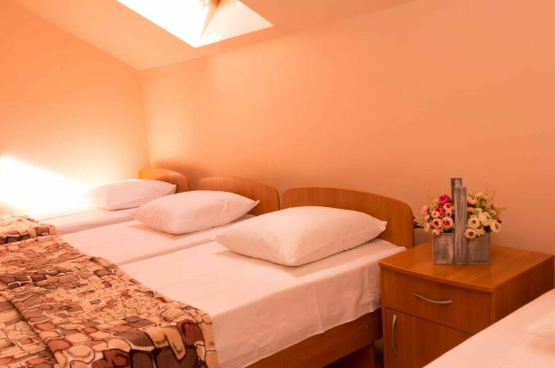 Стандартный четырехместный номер с балконом