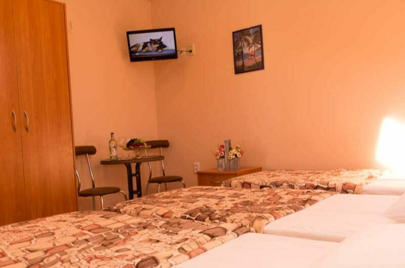 Стандартный четырехместный номер с балконом