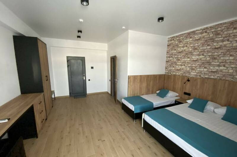 Люкс 3-х местный с большой террасой