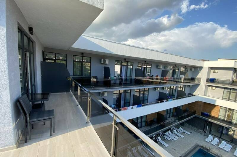 Люкс 3-х местный с большой террасой