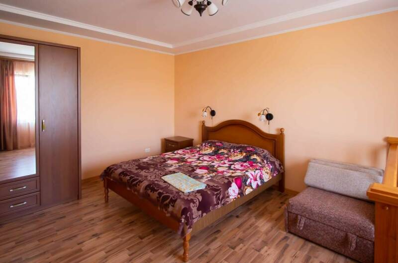 Двухэтажный без кухни