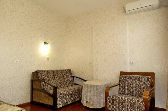 3−4-х местная «Семейная с кухней и двориком»