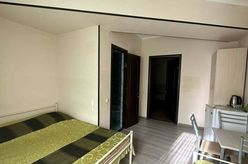 3-х местный номер с балконом (2−4 этаж)