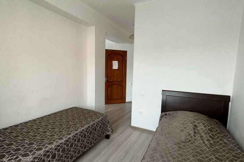 Семейный 4хм номер с перегородкой и балконом