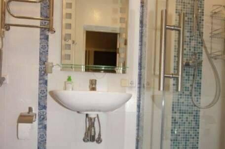 № 4−6 — Люкс 1 комн с балконом, 4х местн, 2 этаж