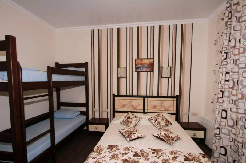 № 4−6 — Люкс 1 комн с балконом, 4х местн, 2 этаж