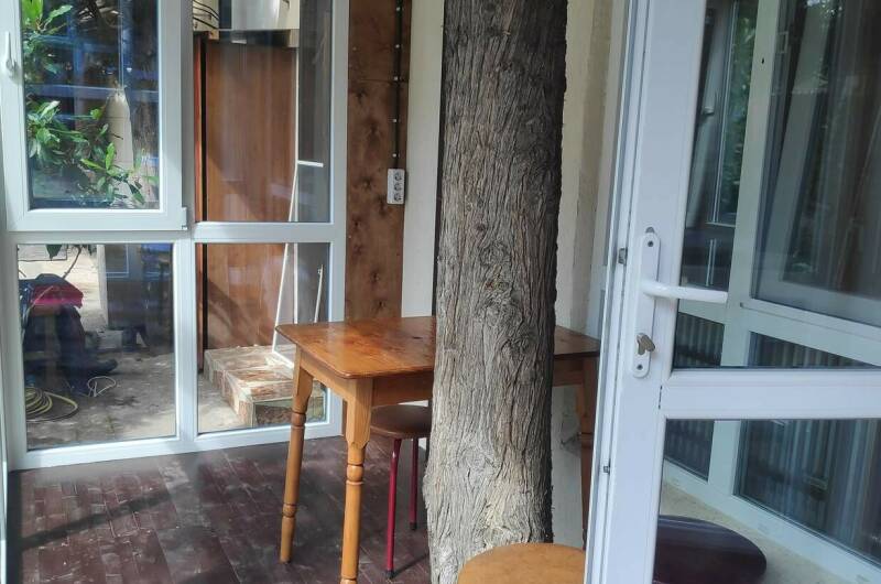 Комната с кухней и беседкой 1-й этаж