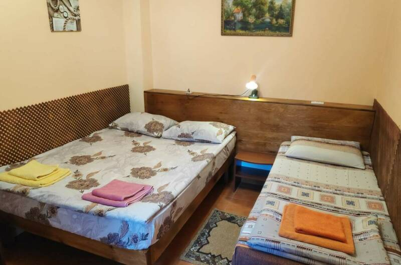 Комната с отдельной кухней и личной беседкой