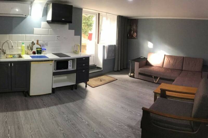 Студия с кухней