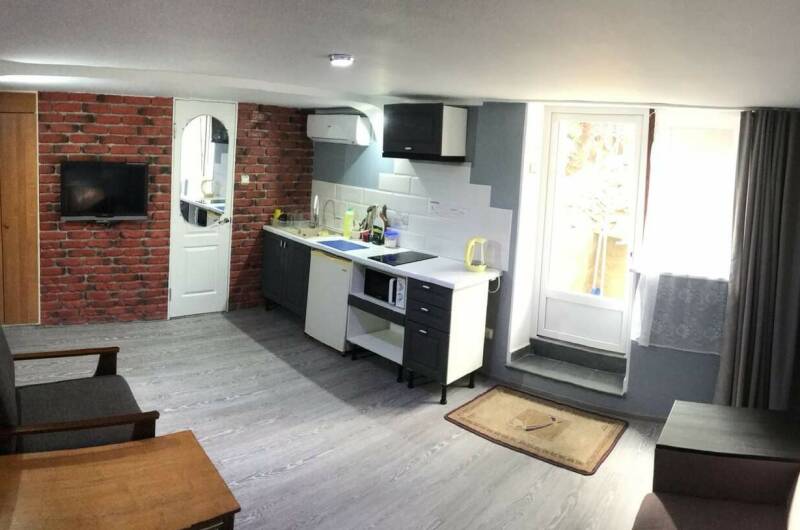 Студия с кухней