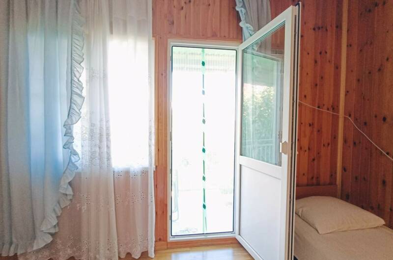 3-х и 2х местный семейный номер на втором этаже