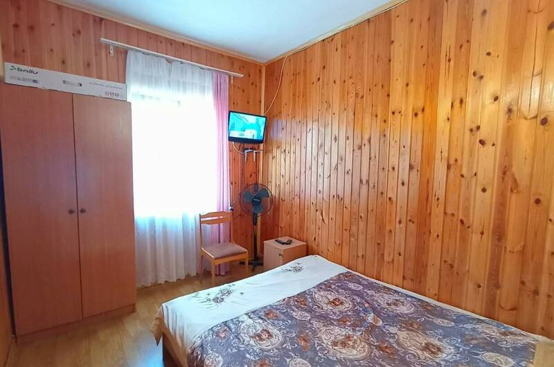 3-х и 2х местный семейный номер на втором этаже