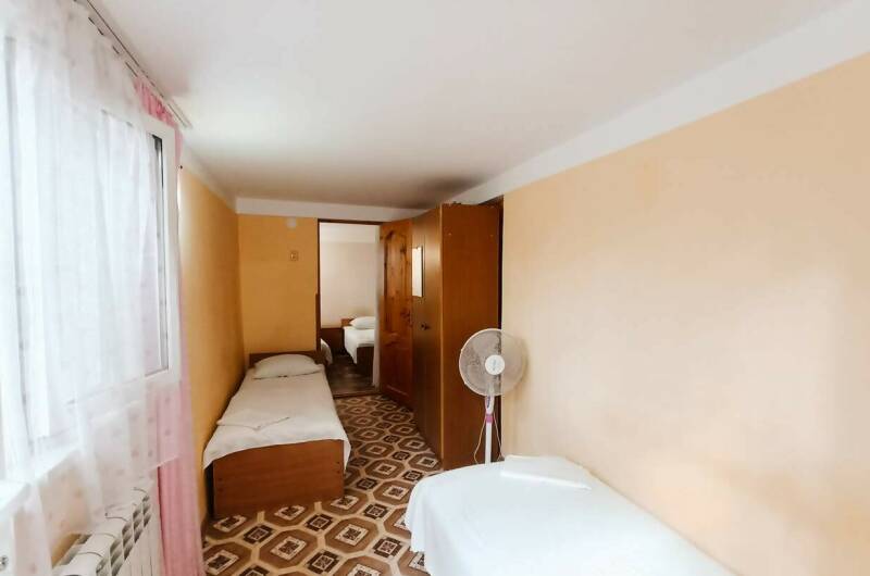 Смежные 2-х и 3-х местные на первом этаже. эконом