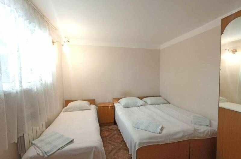 Смежные 2-х и 3-х местные на первом этаже. эконом