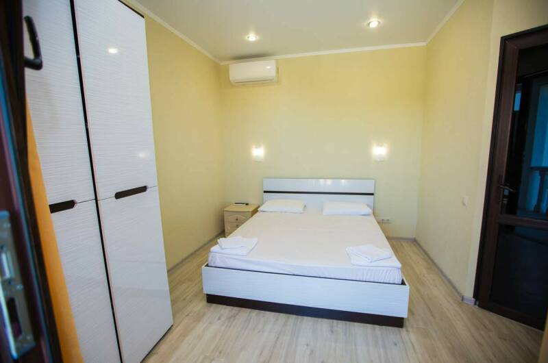 «Стандарт» 2-х местный с выходом на общий балкон