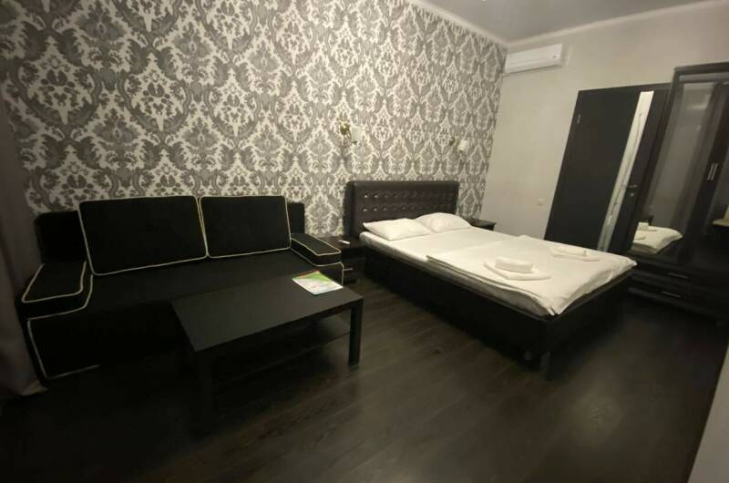 «Люкс» 2-х местный, номер с балконом