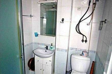 Номер на первом этаже бирюзовый (вид на море)