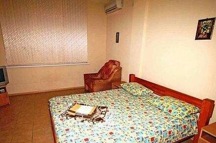 Двухкомнатный номер на втором этаже с кухней своей