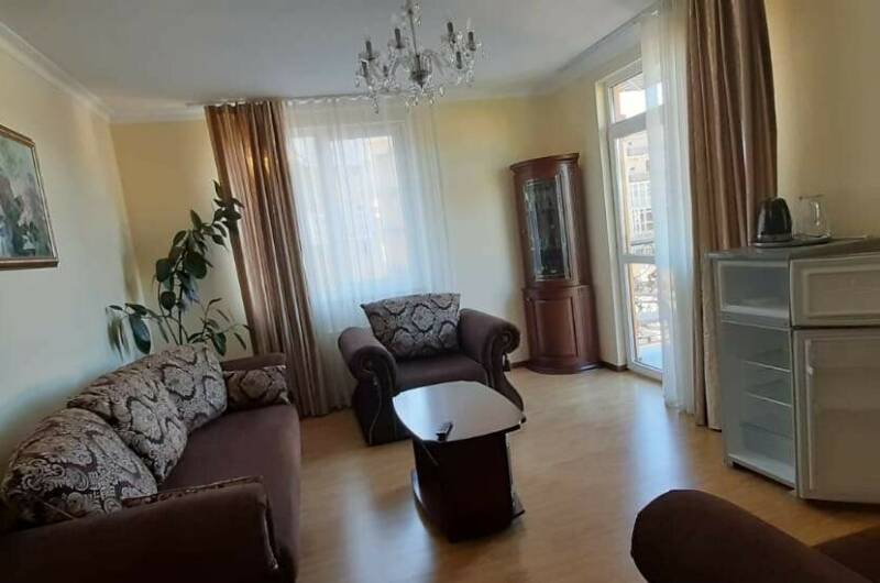 4-х местный 2-х комнатный номер «Люкс» с балконом