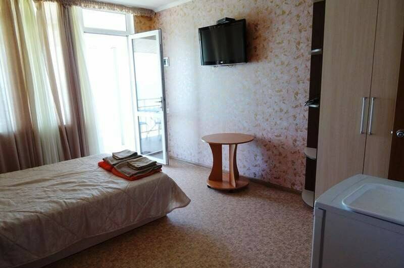 «Стандарт» 3-х местный без кухни с видом на море