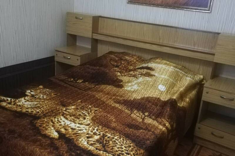 «Двухкомнатный с кухней и отдельным входом»