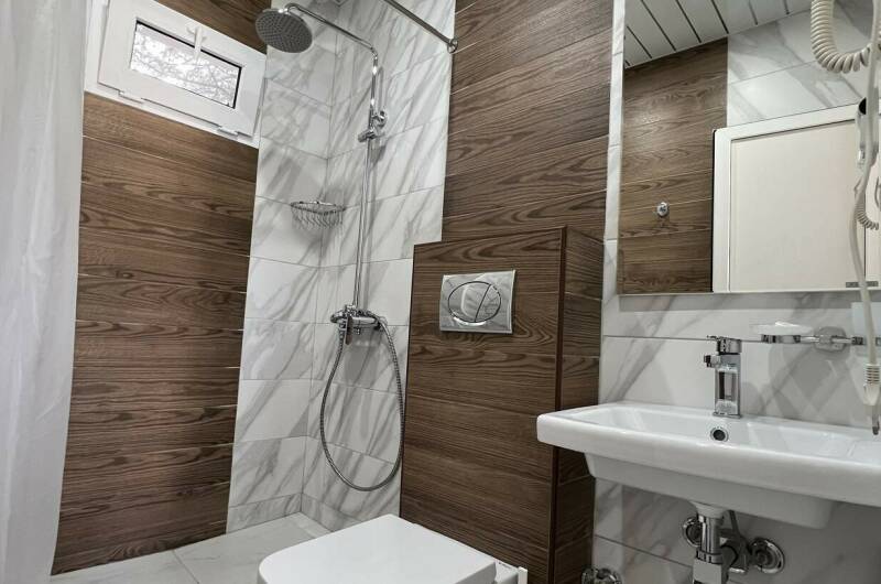 Двухместный номер с двухспальной кроватью