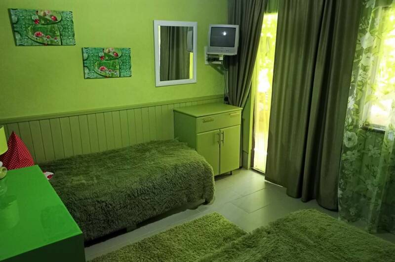 Эконом трехместный