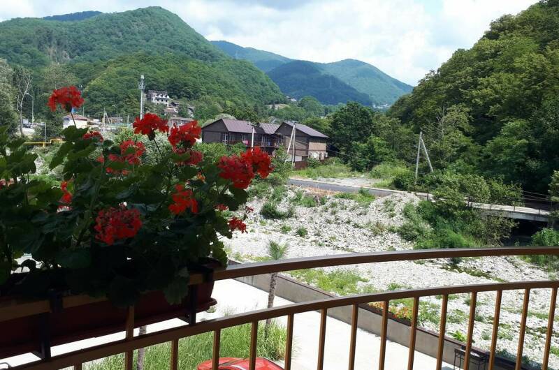 Трехместный номер с балконом